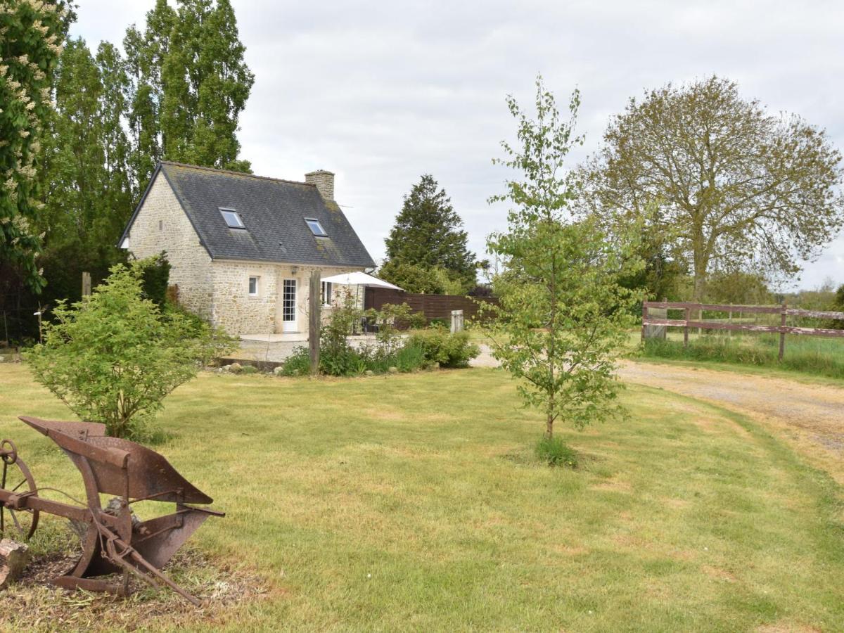 Cozy Cottage In Fresville With Garden Quarto foto