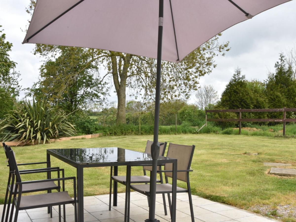 Cozy Cottage In Fresville With Garden Quarto foto